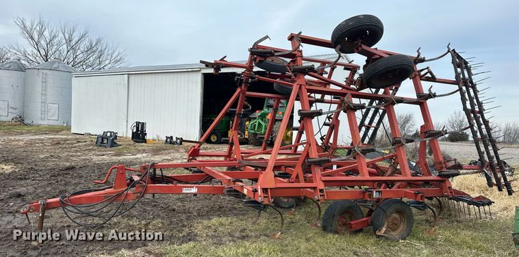image for item OF9215 Case IH 4800  field cultivator