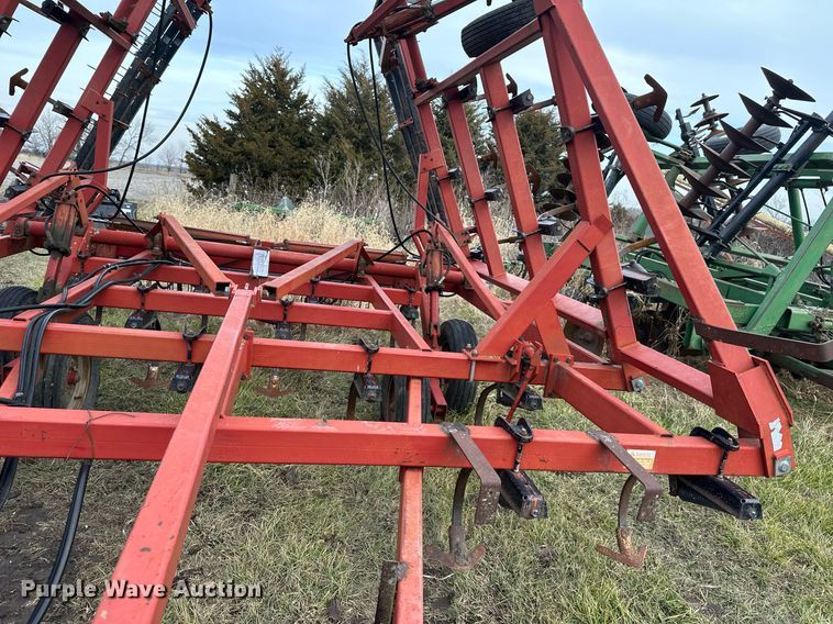 image for item OF9215 Case IH 4800  field cultivator