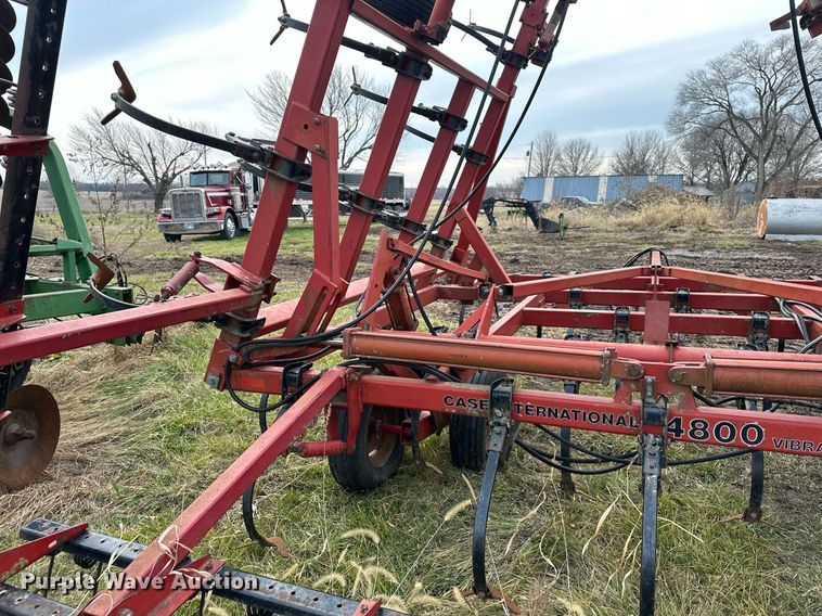 image for item OF9215 Case IH 4800  field cultivator