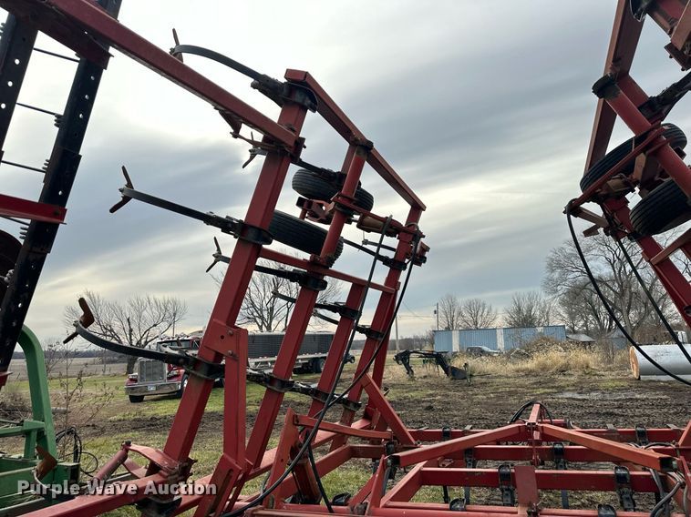 image for item OF9215 Case IH 4800  field cultivator