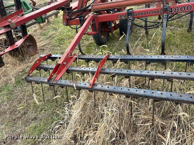 image for item OF9215 Case IH 4800  field cultivator