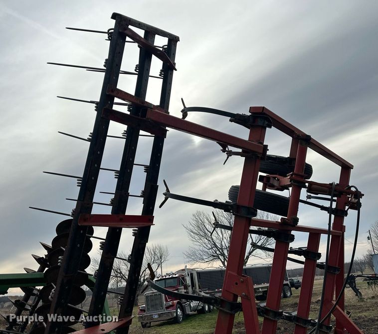 image for item OF9215 Case IH 4800  field cultivator