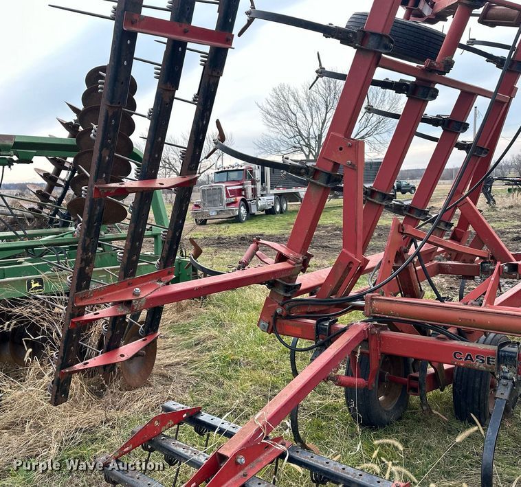 image for item OF9215 Case IH 4800  field cultivator