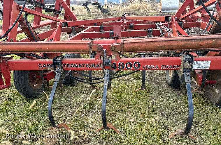 image for item OF9215 Case IH 4800  field cultivator