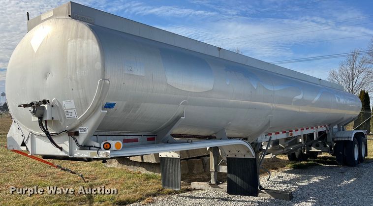 image for item DP2176 1992 Fruehauf  tank trailer