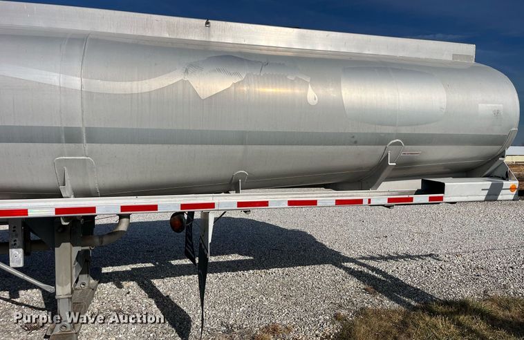 image for item DP2176 1992 Fruehauf  tank trailer