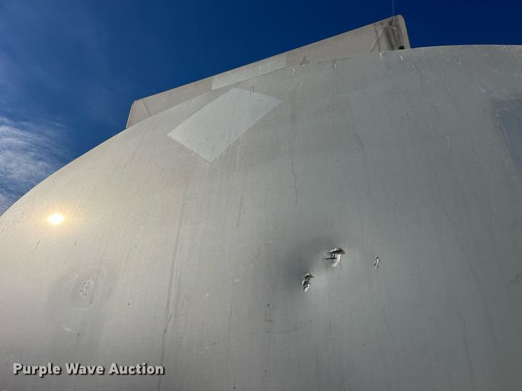 image for item DP2176 1992 Fruehauf  tank trailer