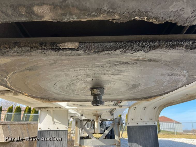 image for item DP2176 1992 Fruehauf  tank trailer