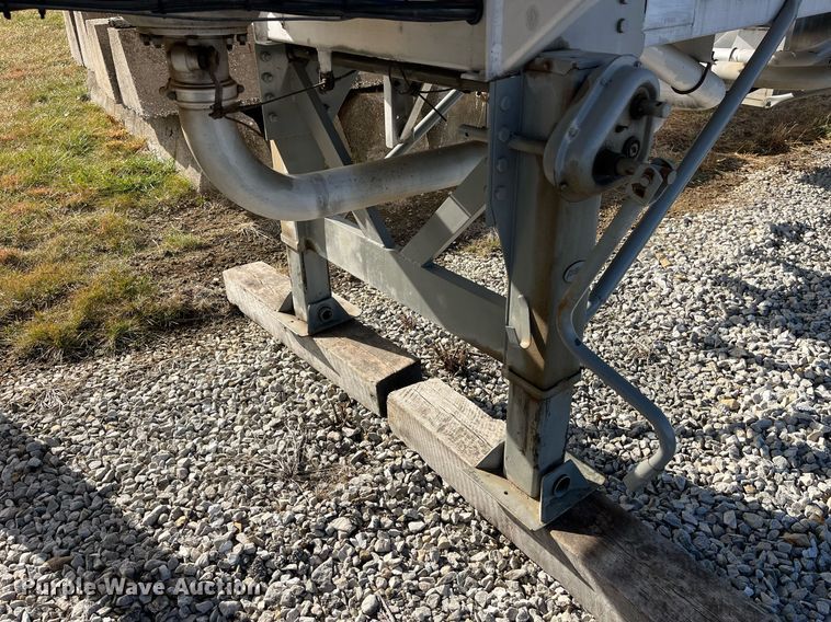 image for item DP2176 1992 Fruehauf  tank trailer