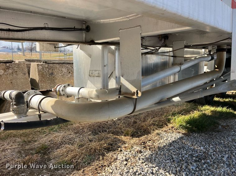 image for item DP2176 1992 Fruehauf  tank trailer