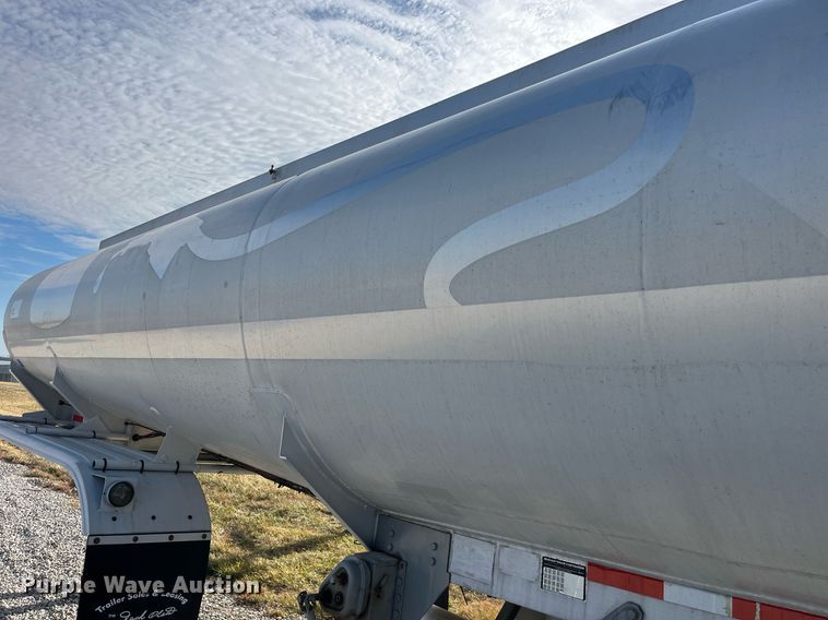 image for item DP2176 1992 Fruehauf  tank trailer