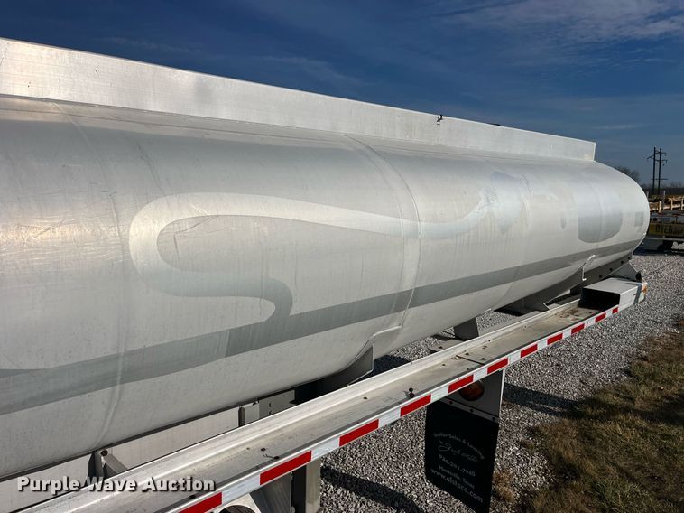 image for item DP2176 1992 Fruehauf  tank trailer
