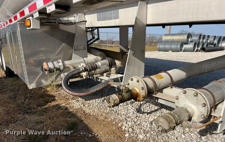 image for item DP2176 1992 Fruehauf  tank trailer