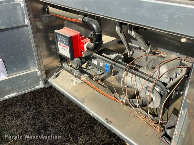 image for item DP2176 1992 Fruehauf  tank trailer