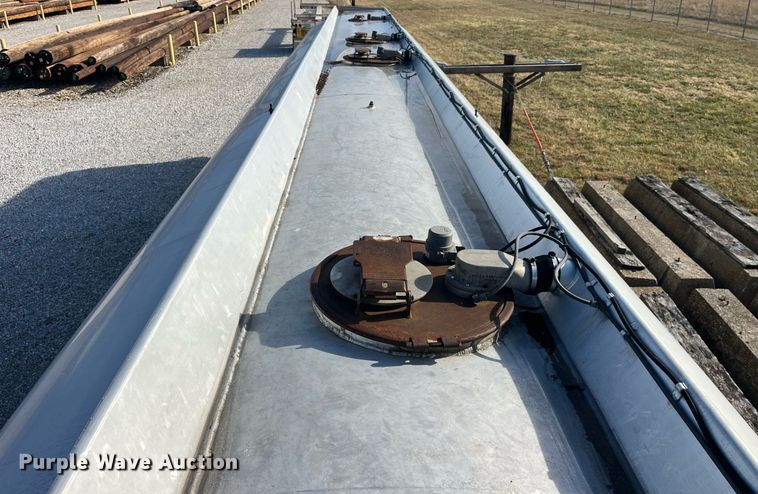 image for item DP2176 1992 Fruehauf  tank trailer