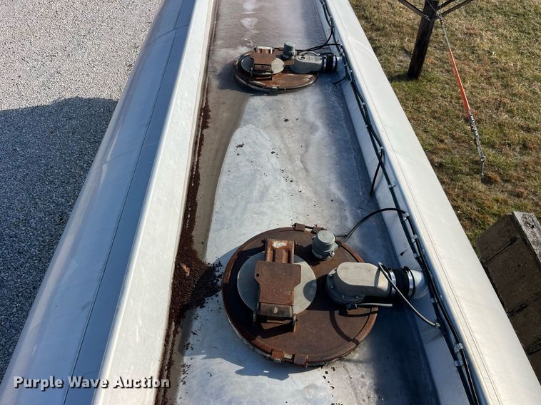 image for item DP2176 1992 Fruehauf  tank trailer