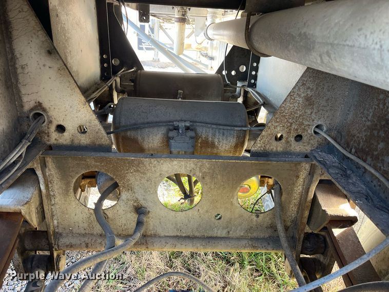 image for item DP2176 1992 Fruehauf  tank trailer