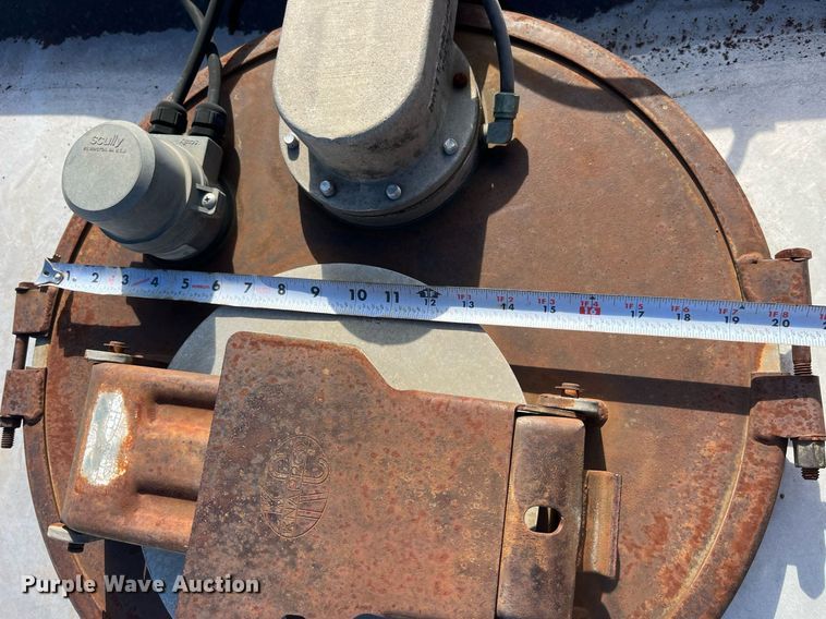 image for item DP2176 1992 Fruehauf  tank trailer