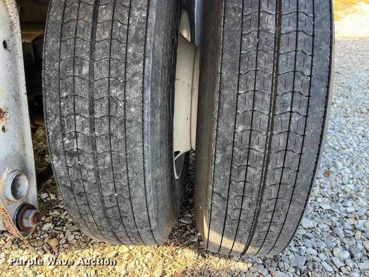 image for item DP2176 1992 Fruehauf  tank trailer