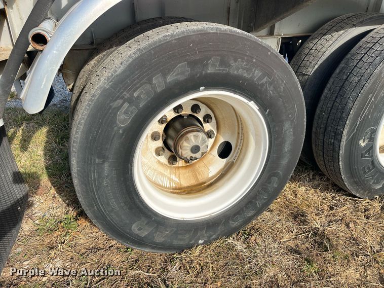 image for item DP2176 1992 Fruehauf  tank trailer