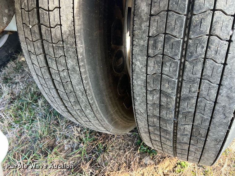 image for item DP2176 1992 Fruehauf  tank trailer