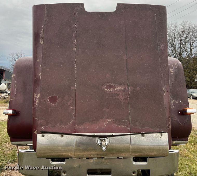 image for item DP2177 1988 Mack RW613  semi truck