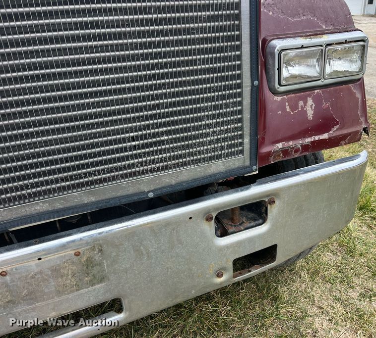 image for item DP2177 1988 Mack RW613  semi truck