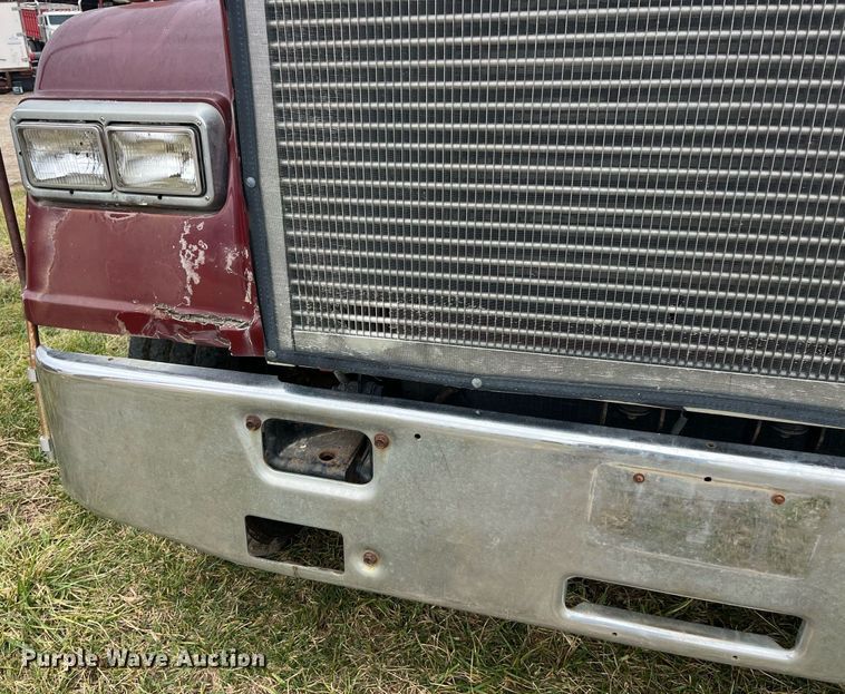 image for item DP2177 1988 Mack RW613  semi truck