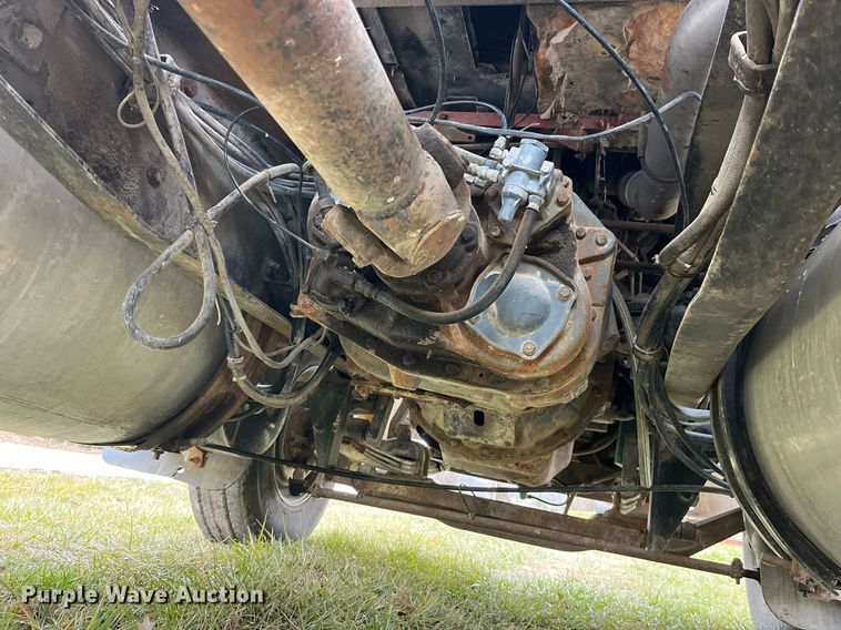 image for item DP2177 1988 Mack RW613  semi truck