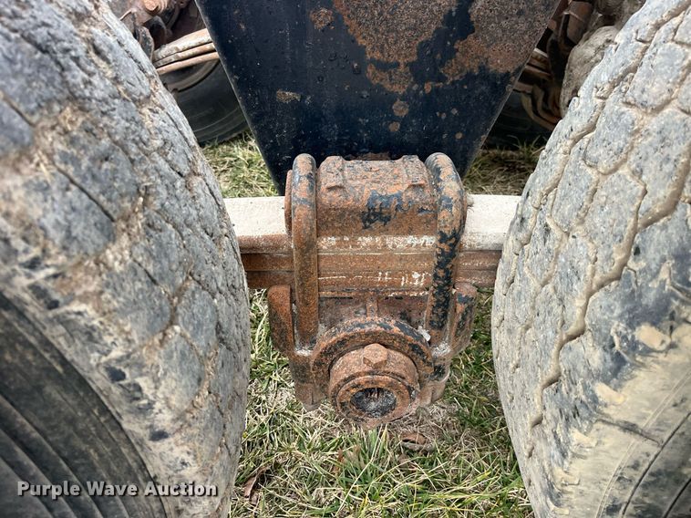 image for item DP2177 1988 Mack RW613  semi truck