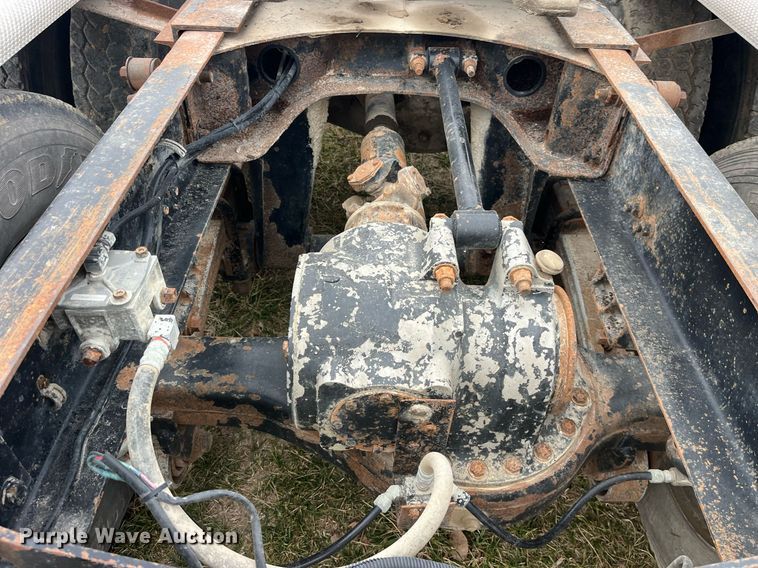 image for item DP2177 1988 Mack RW613  semi truck