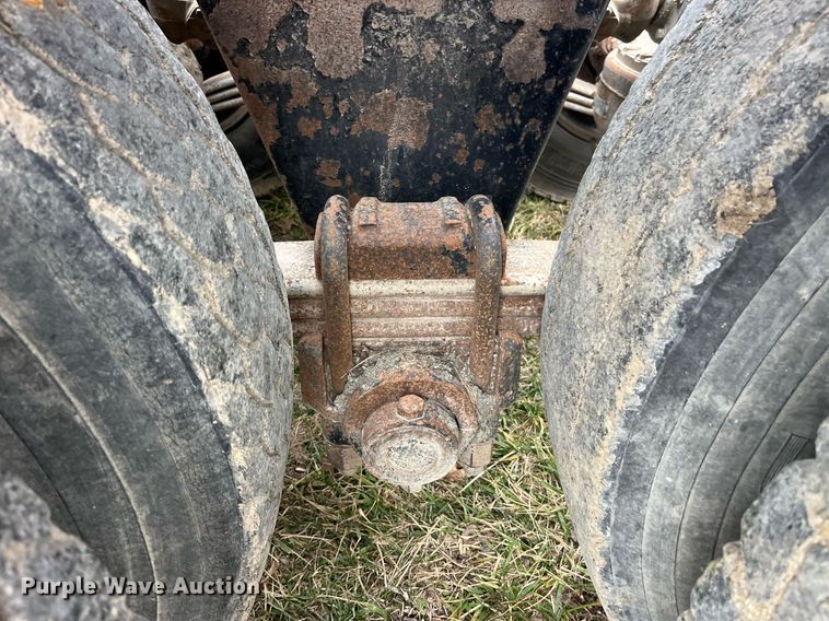 image for item DP2177 1988 Mack RW613  semi truck