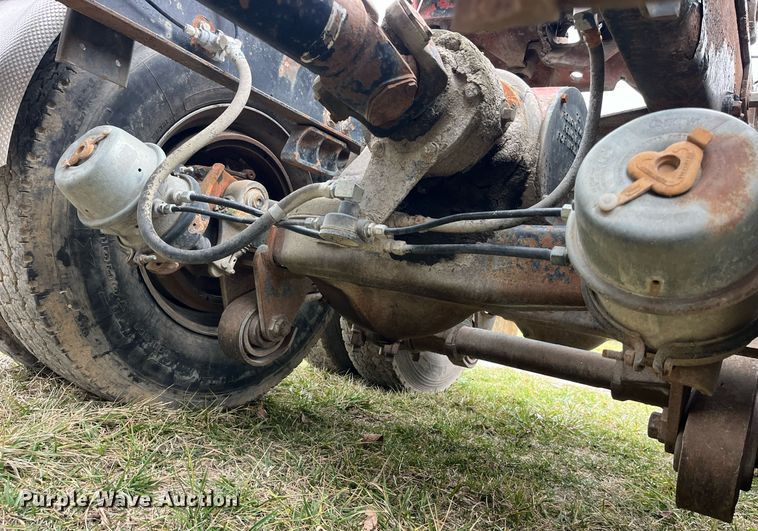 image for item DP2177 1988 Mack RW613  semi truck