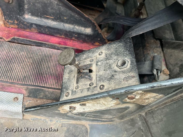 image for item DP2177 1988 Mack RW613  semi truck