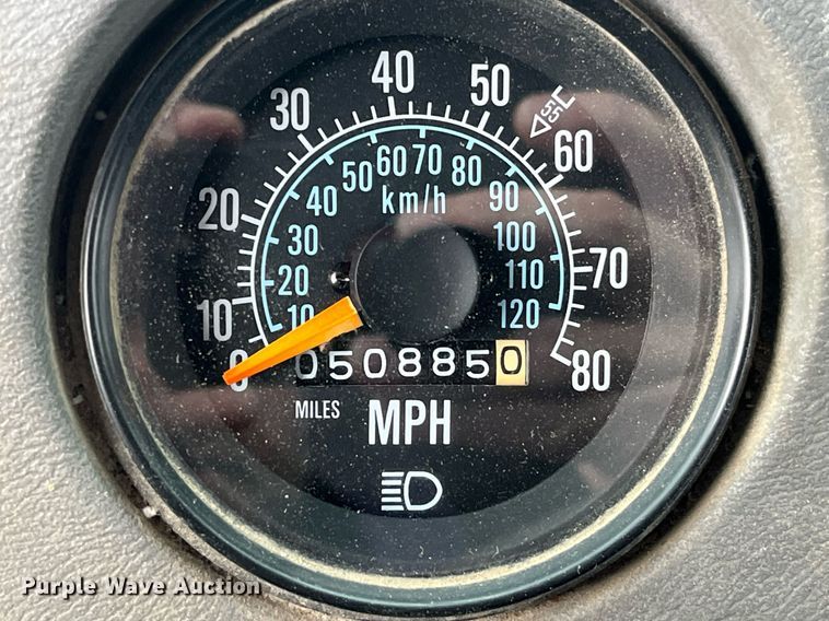 image for item DP2177 1988 Mack RW613  semi truck