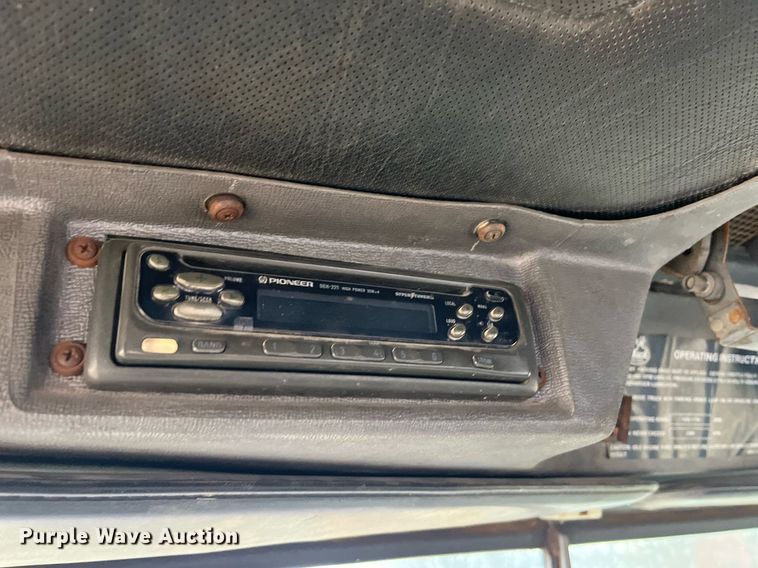 image for item DP2177 1988 Mack RW613  semi truck