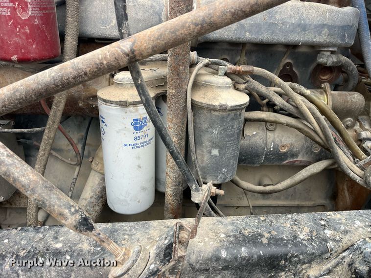 image for item DP2177 1988 Mack RW613  semi truck