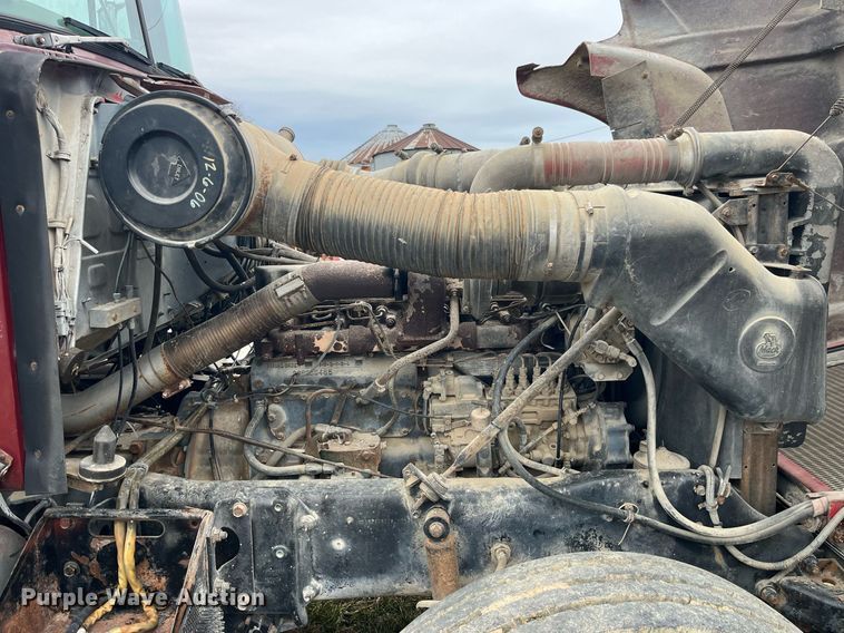 image for item DP2177 1988 Mack RW613  semi truck