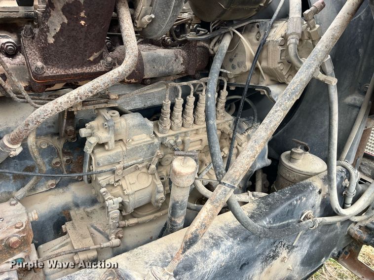 image for item DP2177 1988 Mack RW613  semi truck