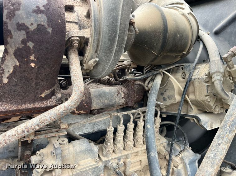 image for item DP2177 1988 Mack RW613  semi truck