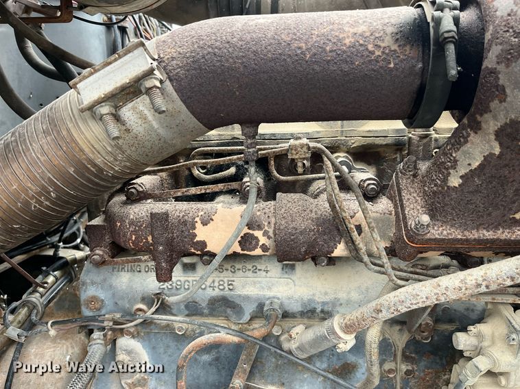 image for item DP2177 1988 Mack RW613  semi truck