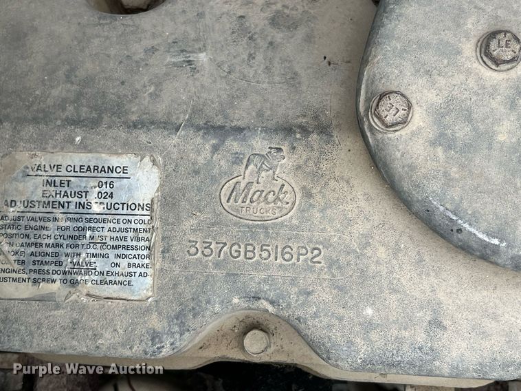 image for item DP2177 1988 Mack RW613  semi truck