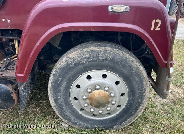 image for item DP2177 1988 Mack RW613  semi truck