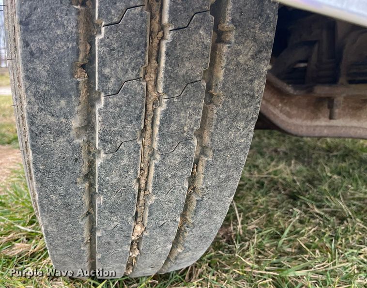 image for item DP2177 1988 Mack RW613  semi truck