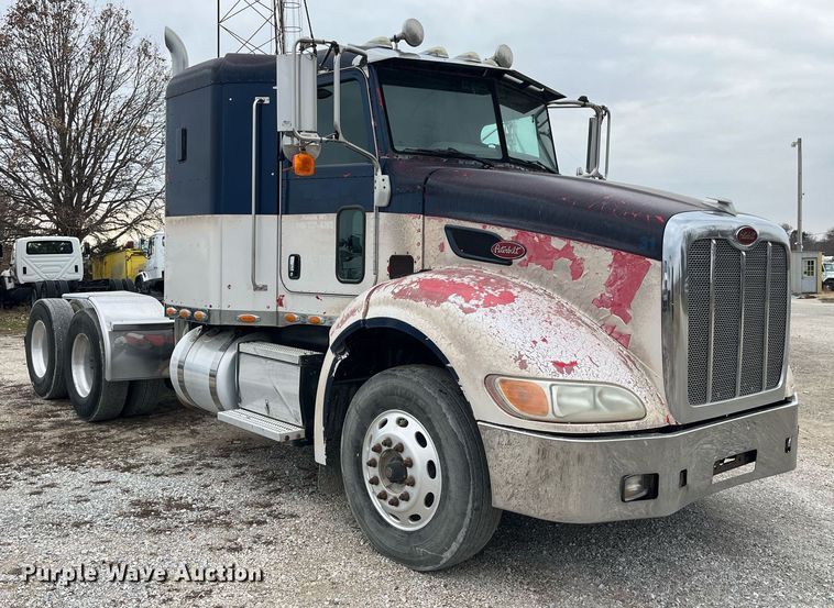 image for item DP2178 2009 Peterbilt 384  semi truck