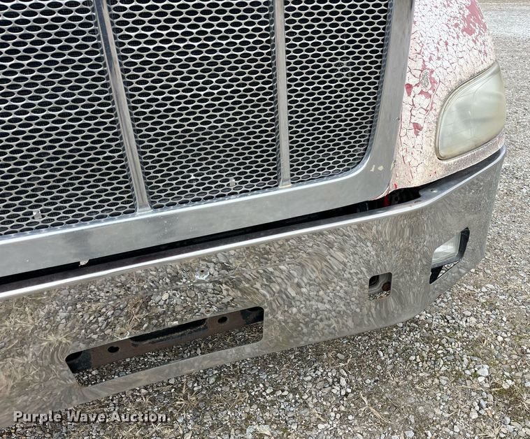 image for item DP2178 2009 Peterbilt 384  semi truck
