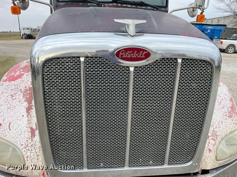 image for item DP2178 2009 Peterbilt 384  semi truck