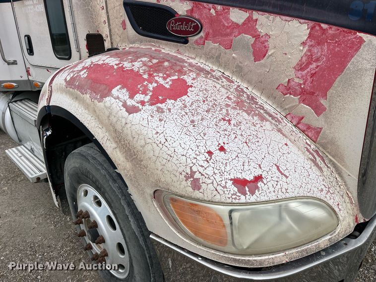 image for item DP2178 2009 Peterbilt 384  semi truck