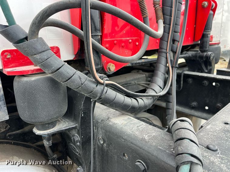 image for item DP2178 2009 Peterbilt 384  semi truck