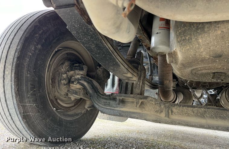 image for item DP2178 2009 Peterbilt 384  semi truck